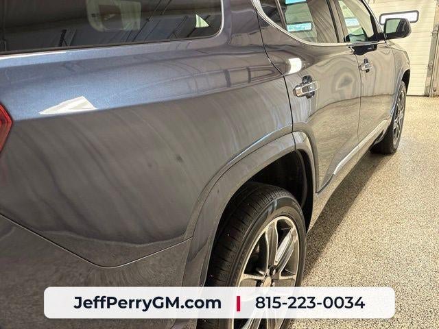 Used 2019 GMC Acadia Denali w/ Technology Package AWD/4WD image 9