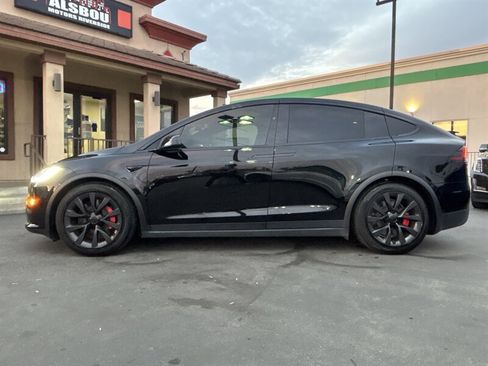 Used 2022 Tesla Model X image 3