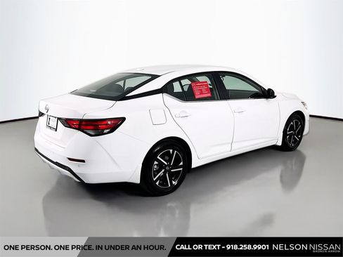 Certified 2025 Nissan Sentra SV FWD image 5