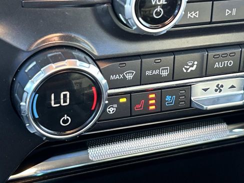 Used 2021 Ford F150 Lariat w/ Equipment Group 502A High image 37