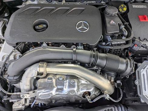 Used 2025 Mercedes-Benz GLB 250 4MATIC image 15