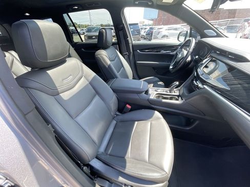 Certified 2024 Cadillac XT6 Premium Luxury w/ Technology Package AWD/4WD image 28