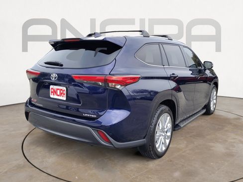Used 2022 Toyota Highlander Limited image 13