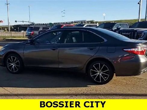 Used 2015 Toyota Camry XSE image 6