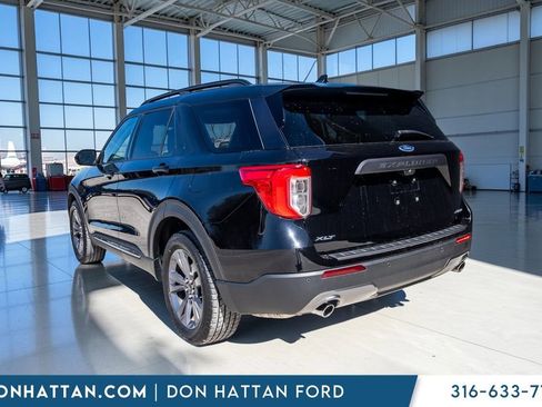 Used 2023 Ford Explorer XLT w/ Equipment Group 202A AWD/4WD image 30
