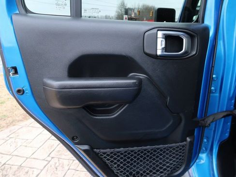 Used 2023 Jeep Gladiator Willys image 31