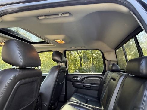 Used 2011 GMC Sierra 2500 Denali w/ Suspension Package, Off-Road image 27