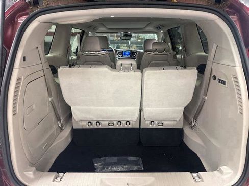 Certified 2017 Chrysler Pacifica Limited w/ Advanced Safetytec Group image 7