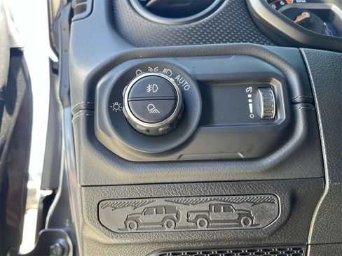 New 2025 Jeep Gladiator Rubicon w/ Convenience Group image 13