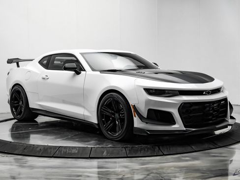 Used 2022 Chevrolet Camaro ZL1 image 21