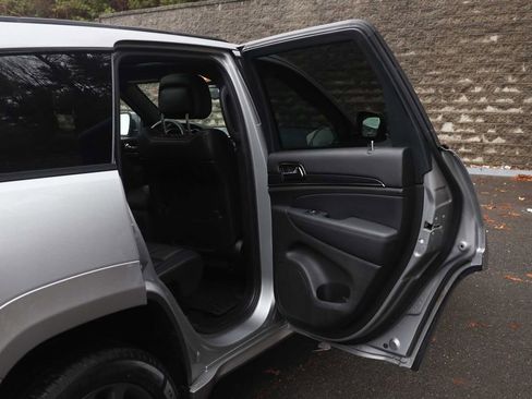 Used 2019 Jeep Grand Cherokee High Altitude AWD/4WD image 19