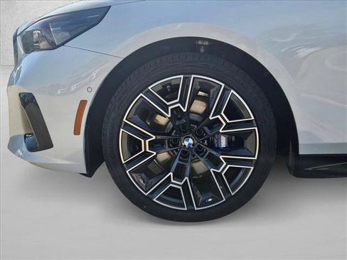 Used 2026 BMW 530i xDrive AWD/4WD image 8