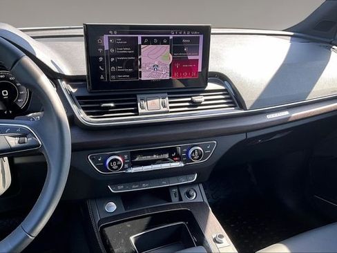 Used 2025 Audi Q5 2.0T Premium Plus w/ Premium Plus Package image 9