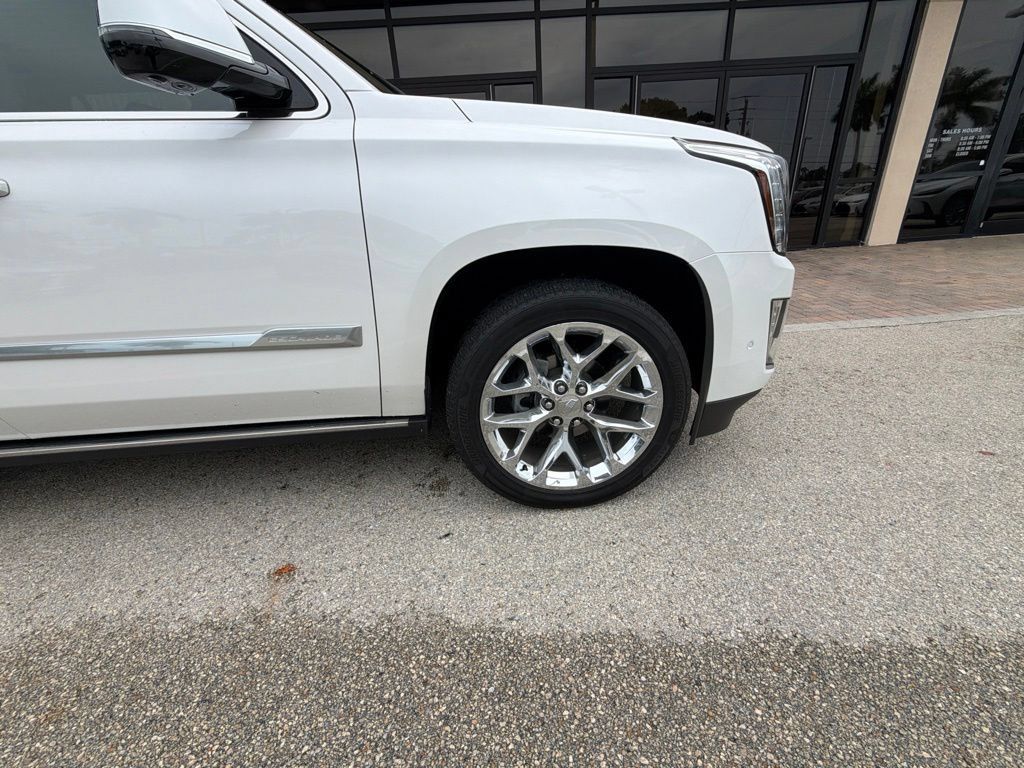 Used 2019 Cadillac Escalade Platinum AWD/4WD image 9