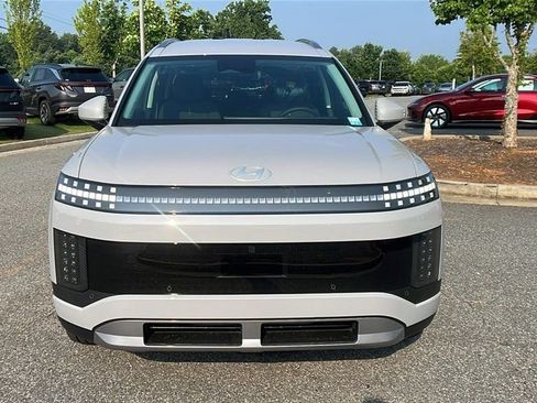 New 2026 Hyundai Ioniq 9 SE AWD/4WD image 2