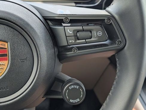 Certified 2025 Porsche Macan Electric image 23