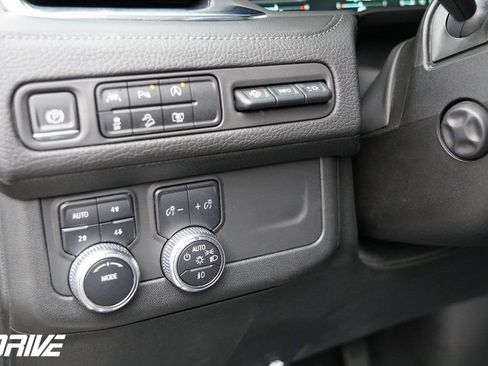 Used 2023 GMC Yukon XL Denali image 21