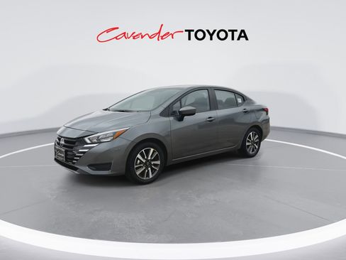 Used 2025 Nissan Versa SV FWD image 4