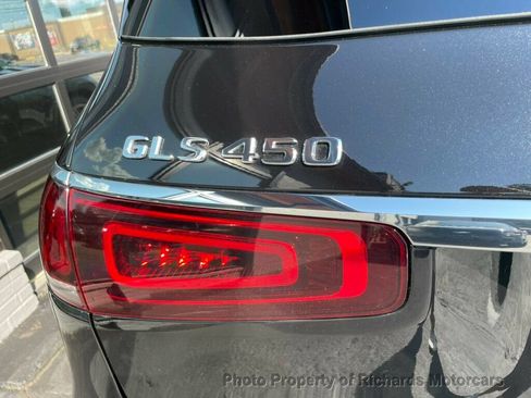 Used 2023 Mercedes-Benz GLS 450 4MATIC image 7