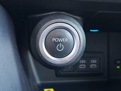 Certified 2023 Toyota Venza LE AWD/4WD image 27