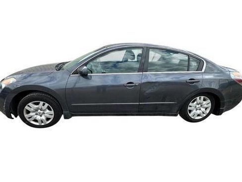 Used 2009 Nissan Altima 2.5 S FWD image 2