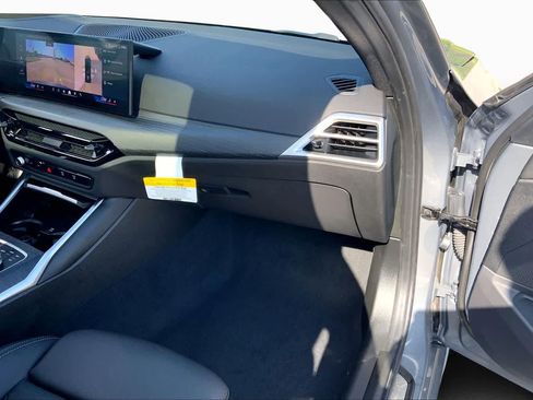 Used 2025 BMW 330i Sedan RWD image 18