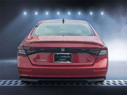New 2025 Honda Accord SE image 4