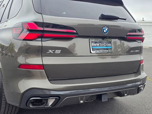 New 2026 BMW X5 xDrive50e w/ M Sport Package AWD/4WD image 7