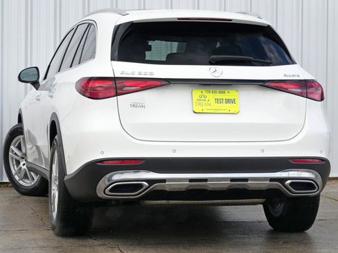 Used 2025 Mercedes-Benz GLC 300 4MATIC image 6