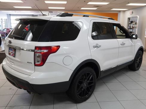 Used 2014 Ford Explorer XLT w/ Equipment Group 202A image 13
