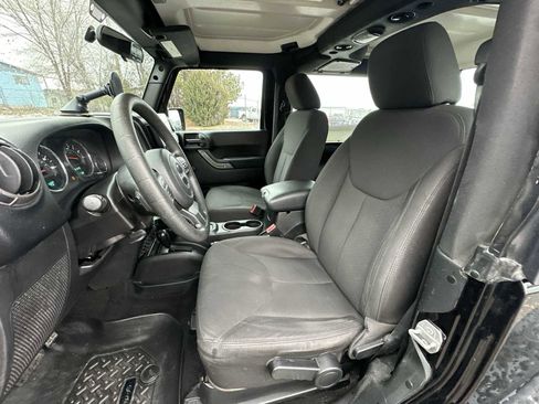 Used 2018 Jeep Wrangler Sport image 13