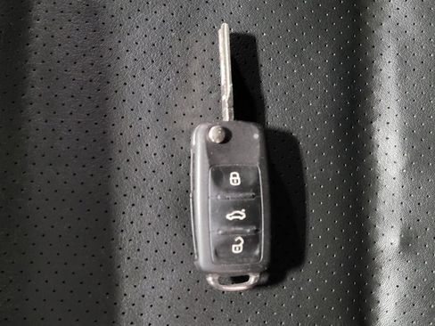 Used 2016 Volkswagen Tiguan SE AWD/4WD image 32