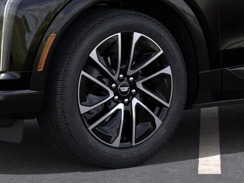 New 2027 Cadillac Optiq Sport w/ LPO, Floor Liner Package AWD/4WD image 9