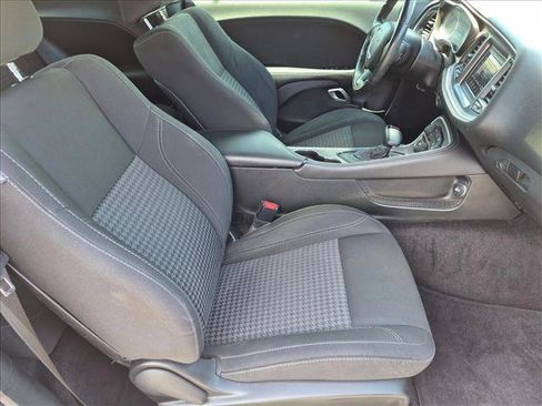 Used 2018 Dodge Challenger R/T RWD image 18