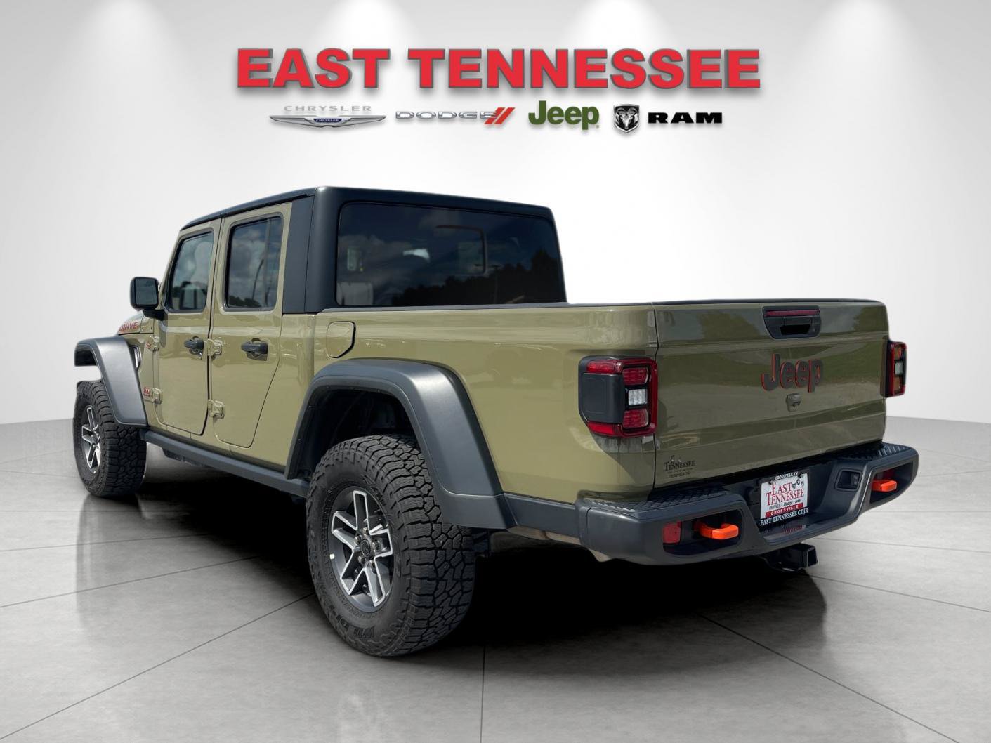 Used 2026 Jeep Gladiator Mojave AWD/4WD image 5