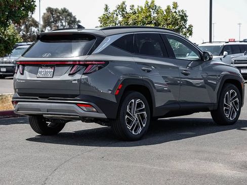 Certified 2025 Hyundai Tucson Limited AWD/4WD image 5