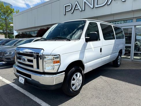Used 2012 Ford E-350 and Econoline 350 XLT RWD image 3