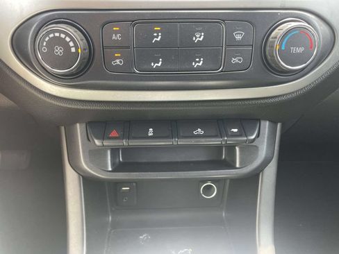 Used 2017 Chevrolet Colorado LT AWD/4WD image 28