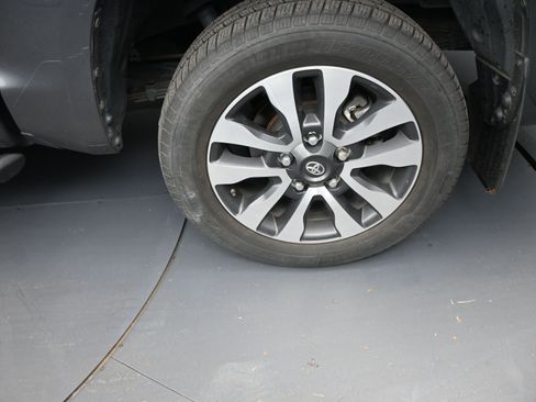 Used 2019 Toyota Tundra Limited w/ Limited Premium Package image 22