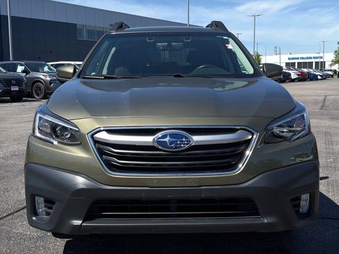 Used 2022 Subaru Outback Premium w/ Popular Package #1 AWD/4WD image 3
