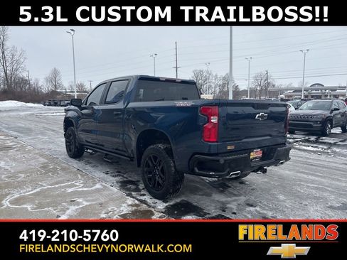 Used 2021 Chevrolet Silverado 1500 Custom Trail Boss w/ LPO, Dark Essentials Package image 5