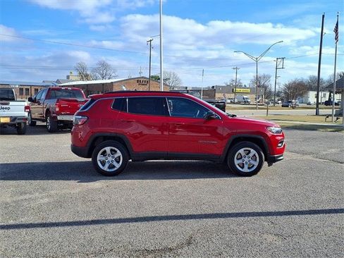 Certified 2024 Jeep Compass Latitude w/ Convenience Group image 2