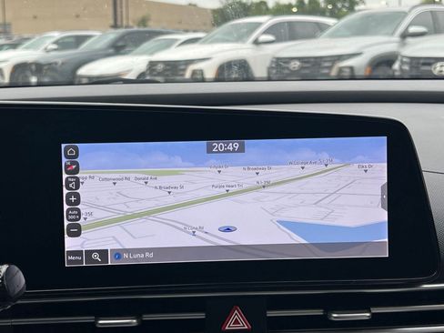 Certified 2021 Hyundai Elantra Limited FWD image 31