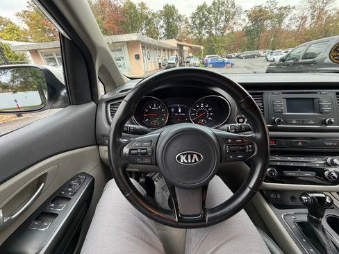 Used 2016 Kia Sedona LX w/ LX Essentials Premium Package image 22