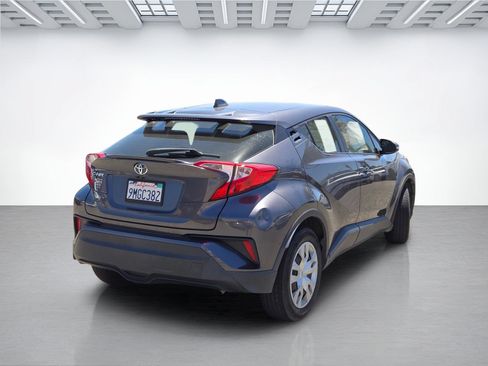 Used 2020 Toyota C-HR LE FWD image 12