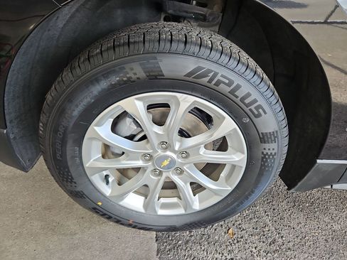 Used 2021 Chevrolet Equinox LT AWD/4WD image 32