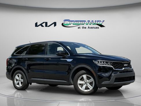 Used 2022 Kia Sorento LX FWD image 1