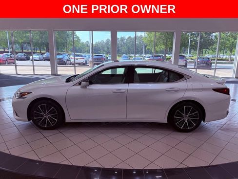 Used 2025 Lexus ES 300h w/ Premium Package FWD image 4