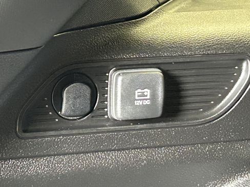 Certified 2025 Jeep Grand Cherokee Altitude AWD/4WD image 13