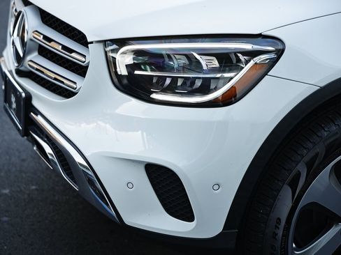 Used 2022 Mercedes-Benz GLC 300 4MATIC image 12